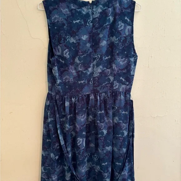 Blue and purple sleeveless dress lined cut outs across the chest size M - Picture 2 of 4